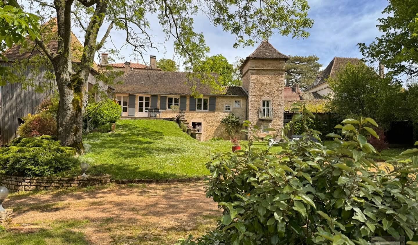 House with terrace Tournus