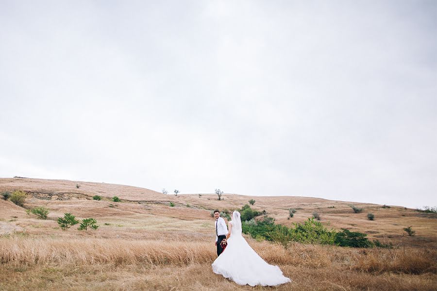 Wedding photographer Yuliya Bazhenova (juliamiss). Photo of 16 August 2015