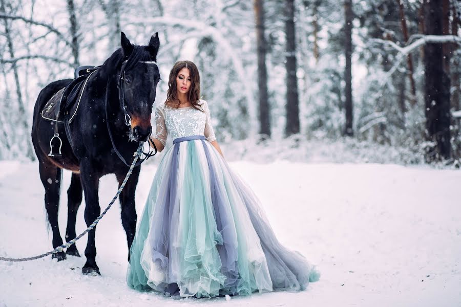 Wedding photographer Marina Guselnikova (marizi). Photo of 16 January 2017