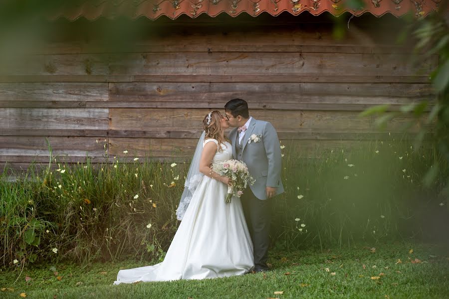 Fotografo di matrimoni Samantha Aguilar (laguindalove). Foto del 31 luglio 2022