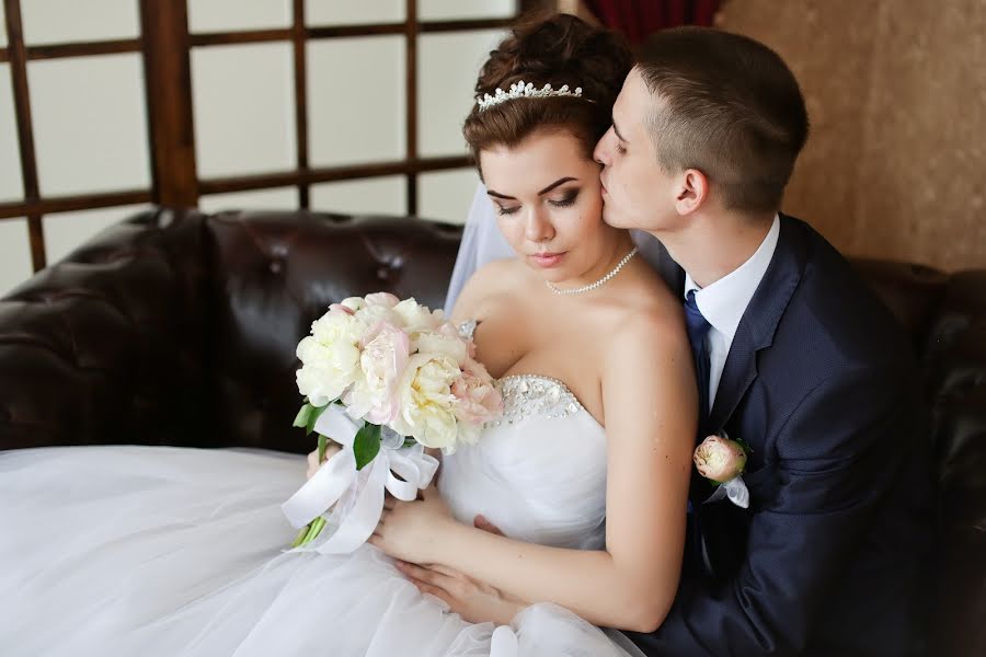 Wedding photographer Tatyana Katkova (tanushakatkova). Photo of 20 December 2015