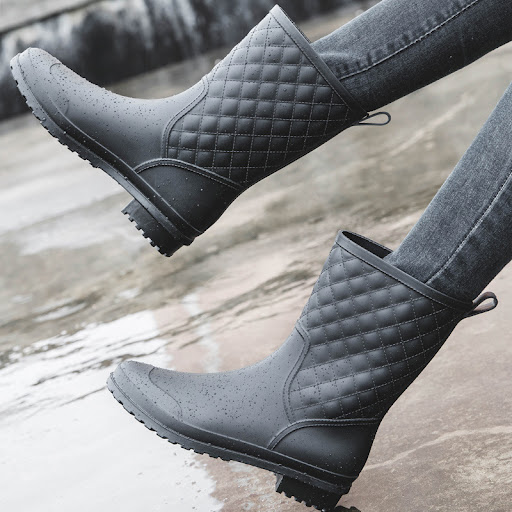 Title 5, Womens Mid-tube Fashion Water Shoes And Lightw...