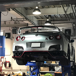 NISSAN GT-R