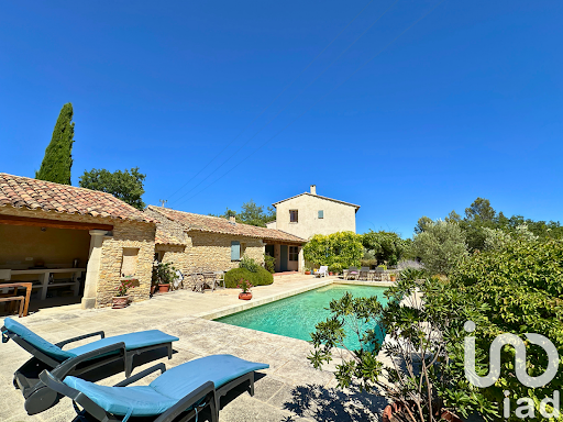 Maison avec piscine et terrasse 2