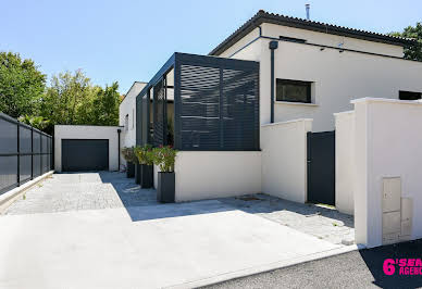 House with pool and terrace 2