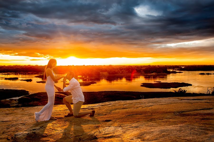 Fotógrafo de casamento Leonardo Carvalho (leonardocarvalh). Foto de 7 de março 2019