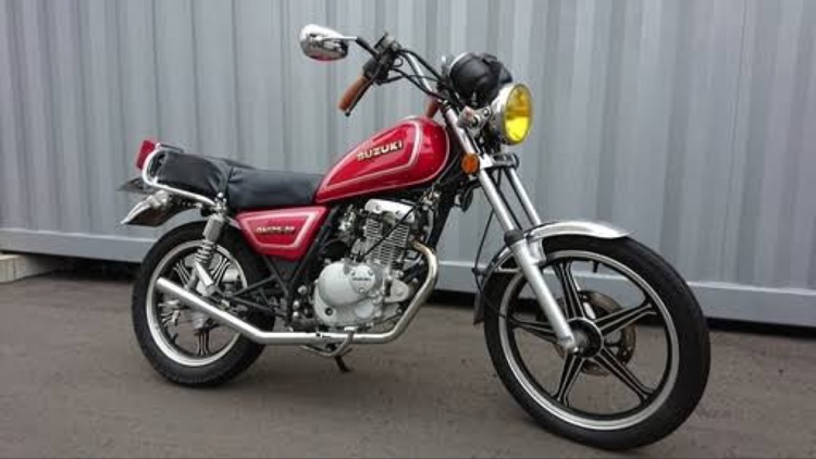 クラウンアスリートの熊本県・200系クラウンアスリート・低そうで低くない少し低い車・バイクも好き・GS125に関するカスタム事例の投稿画像2枚目