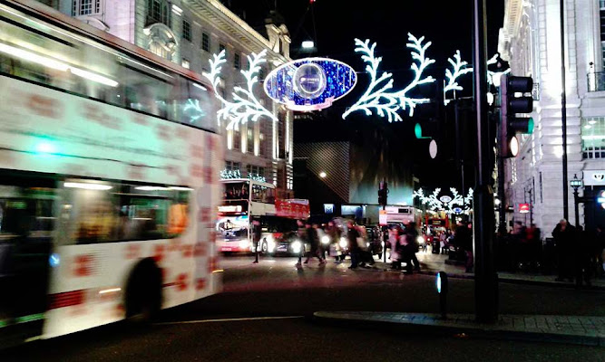 Christmas in Piccadilly di Giuss