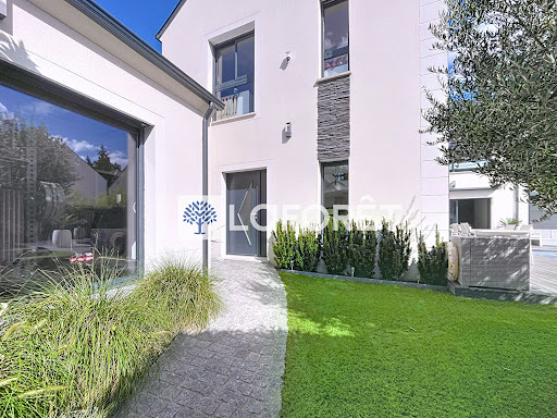 Maison avec piscine et terrasse 4