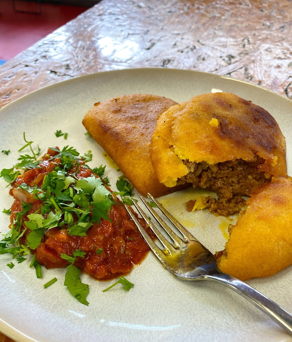 GF Empanada w/ Salsa 👌🏼