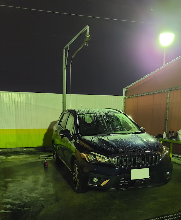 SX4 Sクロスのみんなのボディカラー・洗車・秋の気配・シルバーウィーク・洗車場にて撮影に関するカスタム事例の投稿画像2枚目