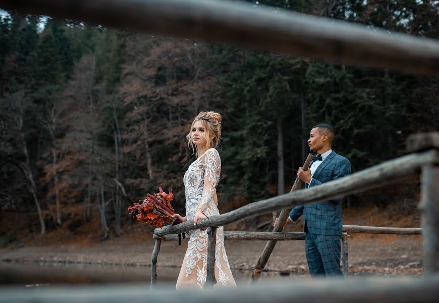 Fotógrafo de casamento Roman Varchenko (romanvar). Foto de 31 de maio 2022