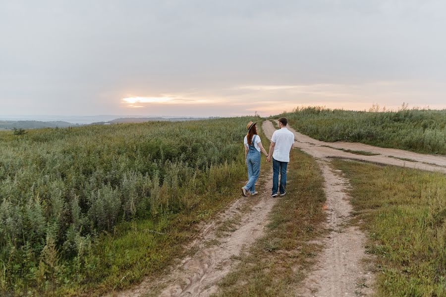 Wedding photographer Lyubov Kirillova (lyubovk). Photo of 19 September 2017