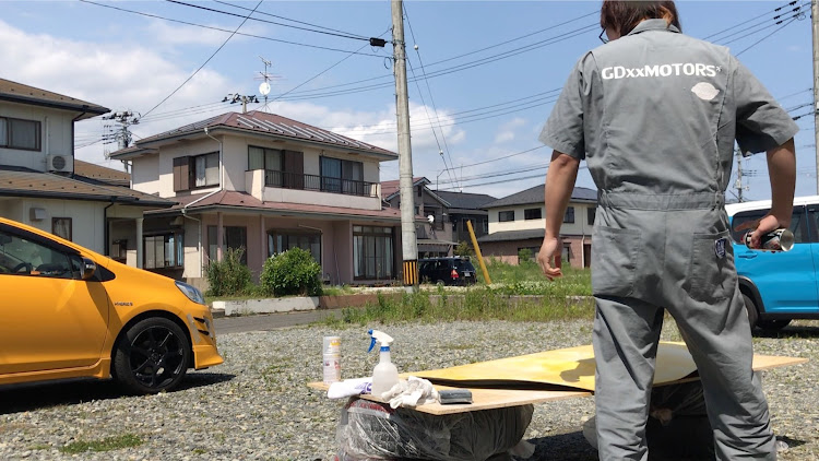 アクアのGDxxMOTORS・DIY・缶スプレー塗装・ボンネット塗装・nhp10に関するカスタム事例の投稿画像1枚目
