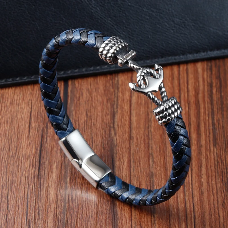 Pulseira masculina de aço titânio, couro trançado e âncora, um acessório elegante e resistente para homens com estilo náutico.