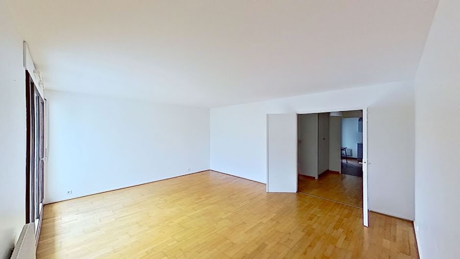 Location  appartement 4 pièces 93 m² à Puteaux (92800), 2 430 €