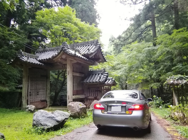 フーガのフーガ3.7GTtype S二台・多武峰談山神社東大門に関するカスタム事例の投稿画像6枚目