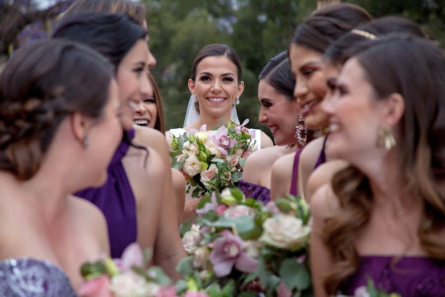 Fotógrafo de bodas Cuauhtémoc Bello (flashbackartfil). Foto del 5 de abril 2019