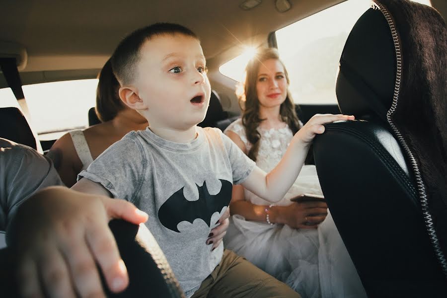 Fotógrafo de casamento Artem Gaysin (artem2018). Foto de 9 de outubro 2017