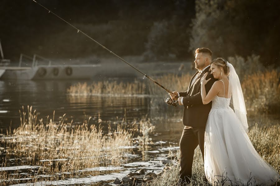 Hääkuvaaja Daniel Hojník (dhphotographer). Kuva otettu 11. lokakuuta 2020