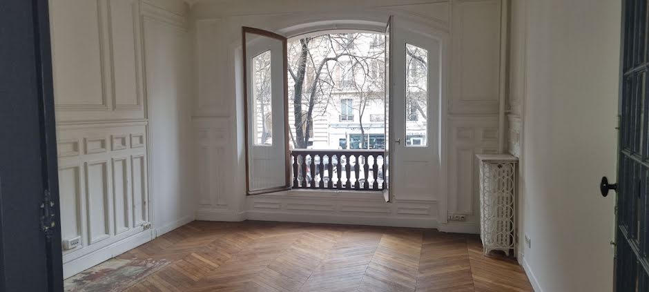 Location  locaux professionnels 6 pièces 160 m² à Paris 17ème (75017), 8 000 €