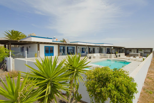 Villa avec piscine en bord de mer 1