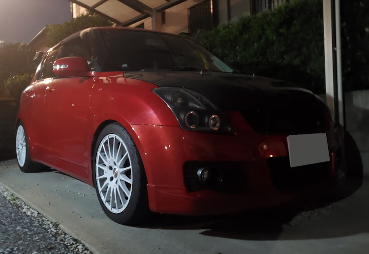 スイフトスポーツの仕事終わりに帰宅で✨📷✨・上映会は週末の方が良いな😅・今日は疲れました💧・一日お疲れ様でした！に関するカスタム事例の投稿画像1枚目