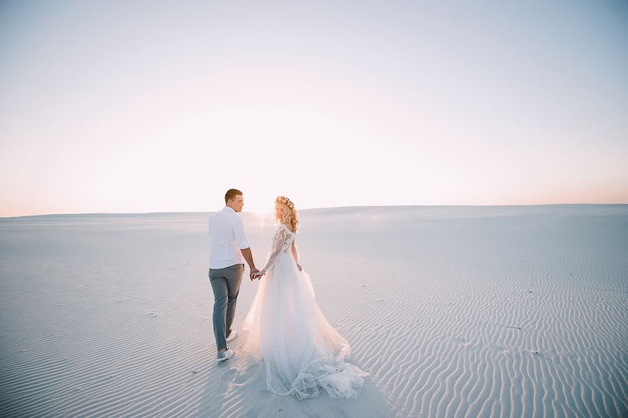 Wedding photographer Vladislav Cherneckiy (mister47). Photo of 23 February 2019