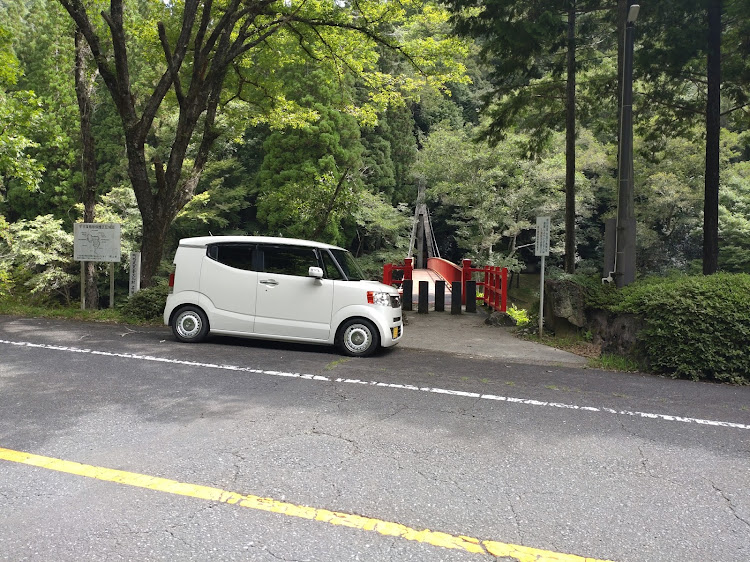 Nボックススラッシュのあついですね〰️・宇甘渓谷・つかりたい〰️・滝のトイレ🚻・すぐ退散しました笑に関するカスタム事例の投稿画像2枚目