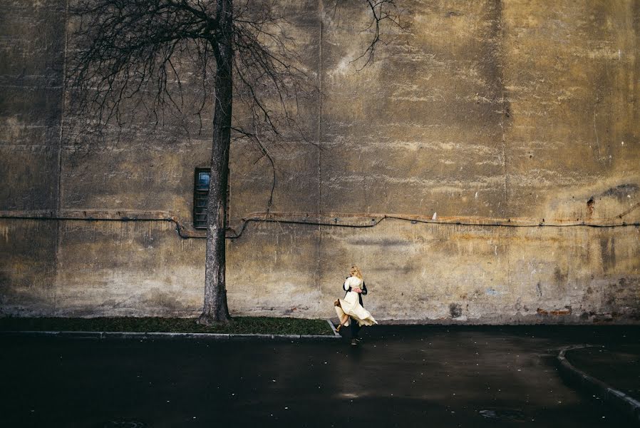 Fotograful de nuntă Ivan Troyanovskiy (vani). Fotografia din 27 februarie 2016