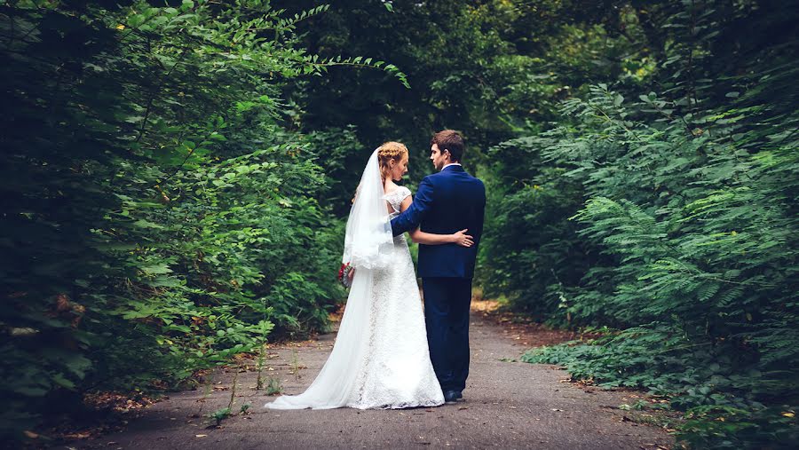 Fotógrafo de casamento Artem Golik (artemgolik). Foto de 10 de fevereiro 2017