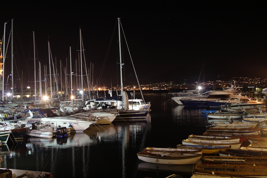 borgo marinari a Napoli di Avigliante