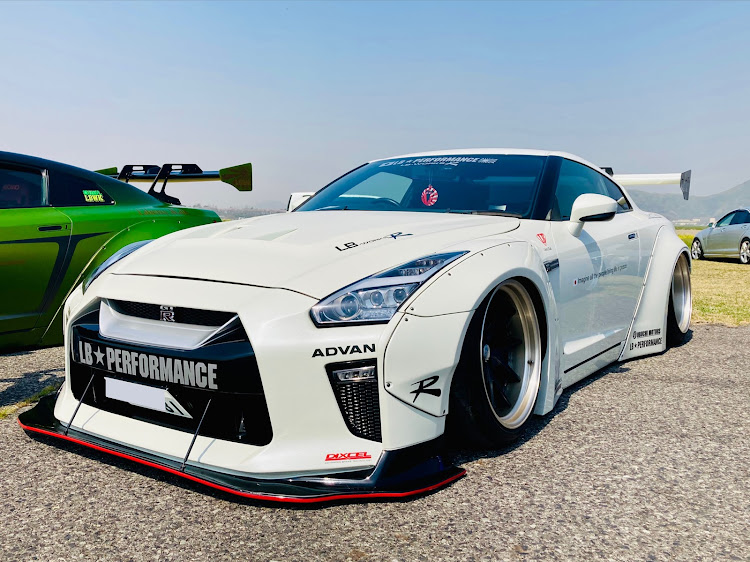 Burning Blood  iosuさんが投稿した福山ドレスアップカーフェスティバル・初イベント参加に関するカスタム事例の投稿画像3枚目