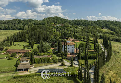 Villa with pool and garden 3