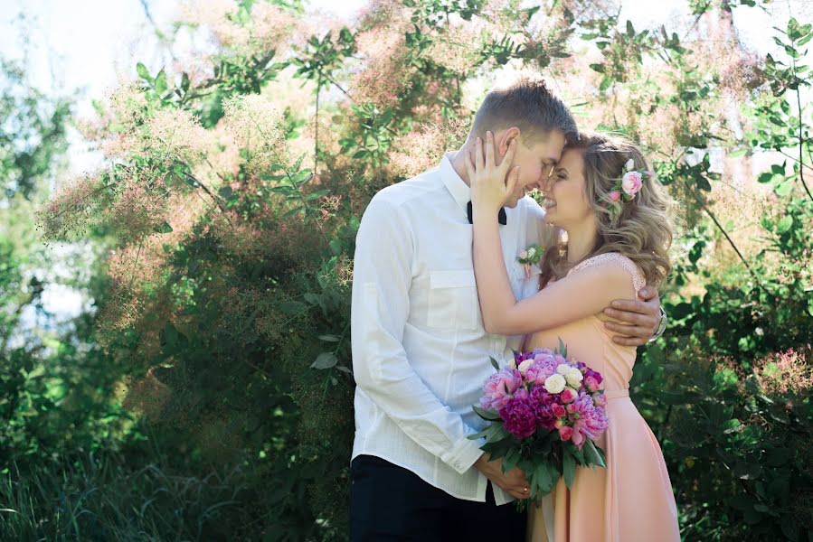 Fotógrafo de casamento Irina Vasilenko (ivphoto). Foto de 12 de julho 2017