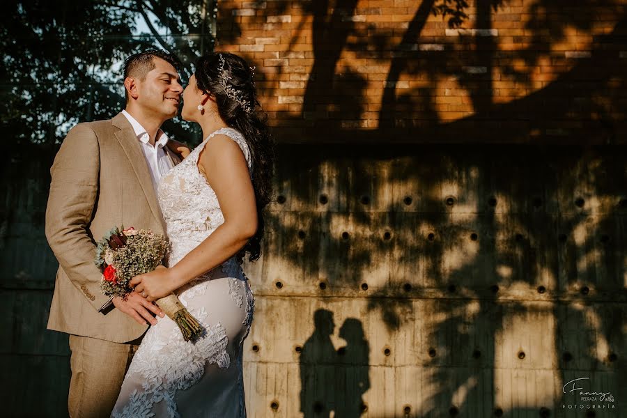 婚礼摄影师Fanny Pedraza（fannypedrazafoto）。2019 10月19日的照片