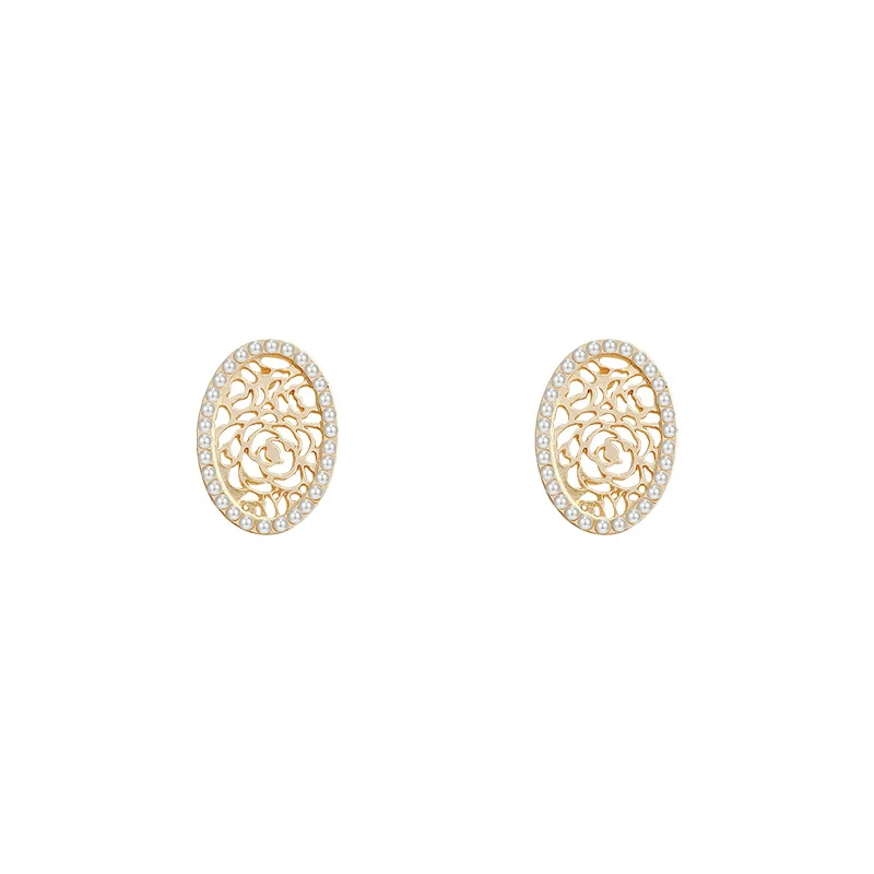 Brincos de pérola vintage femininos, minoritários, simples. Design atemporal e delicado para adicionar um toque de sofisticação.