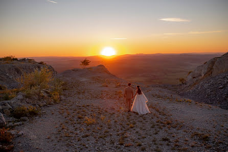 Fotógrafo de casamento Eszter Kelemen (esztellwedding). Foto de 31 de julho 2023