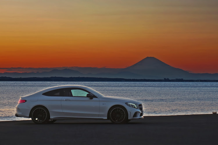 Cクラス クーペの2024ベストショット1月・C-EALs.（シールズ）・メルセデス・ベンツ・AMG・富士山に関するカスタム事例の投稿画像1枚目