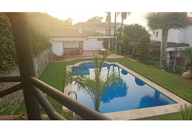 House with pool and terrace 4