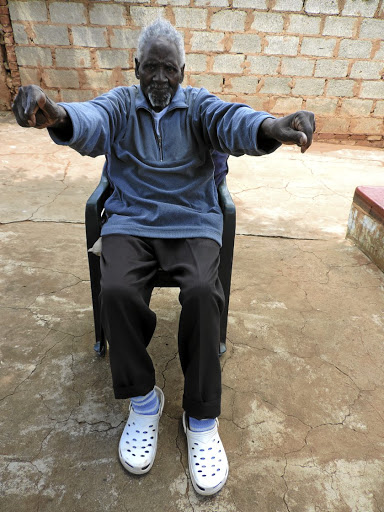 Samson Mkhize shows some of the exercises he used to perform at the local gym in Mamelodi West./Dimakatso Modipa