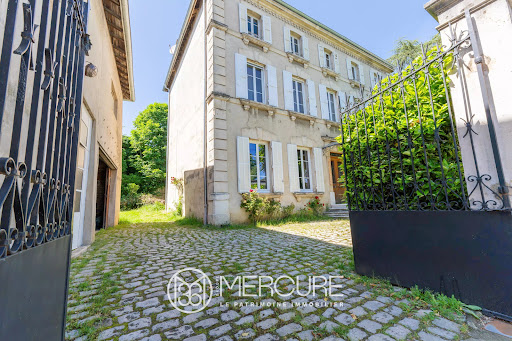 House with garden 2