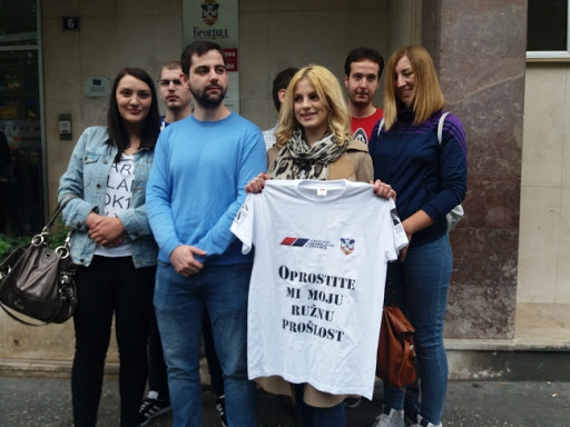 Omladina Narodne stranke pripremila majicu za Vesića
