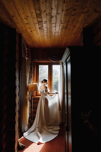 Wedding photographer Artem Rozanov (railwayboy). Photo of 3 November 2021