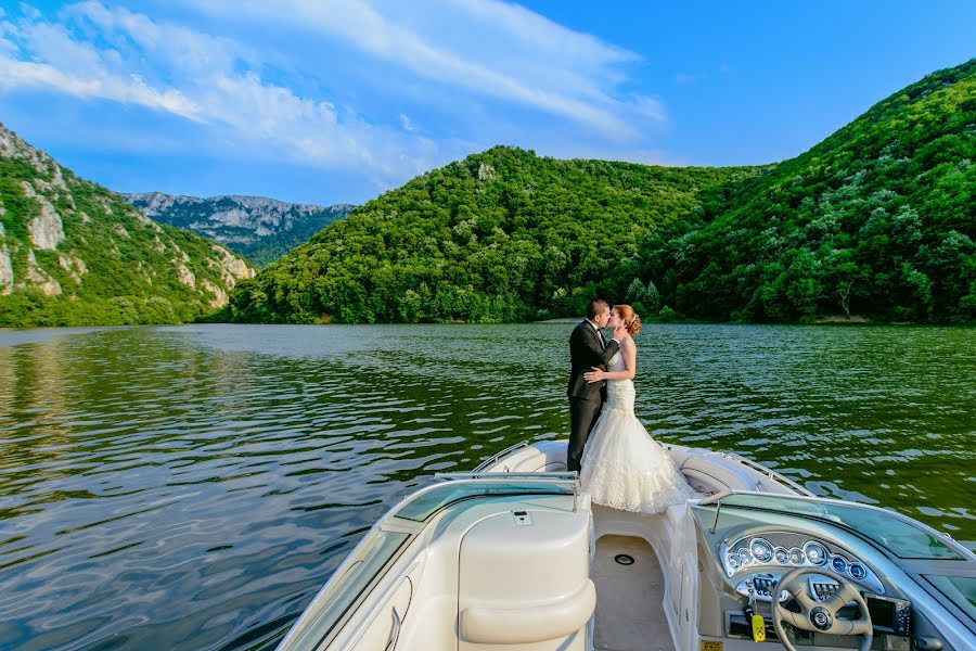 Fotógrafo de casamento Adrian Udrea (adrianudrea). Foto de 6 de abril 2016