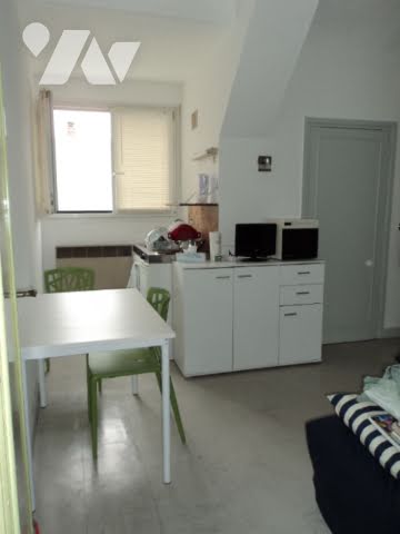 Location meublée appartement 1 pièce 14.26 m² à Amiens (80000), 330 €