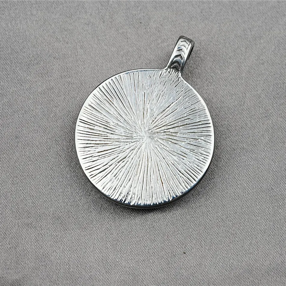 Europese en Amerikaanse retro masker krijger heren titanium stalen ketting. Een uniek sieraad voor de moderne man.