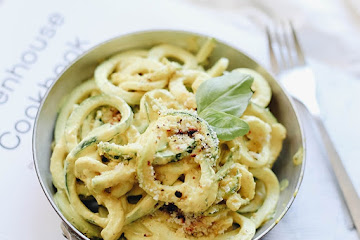Spiralized Zucchini Mac and Cheese 