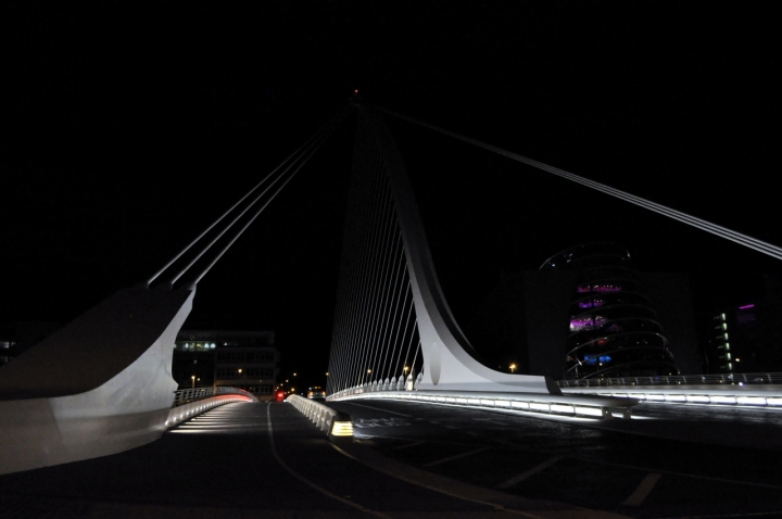 Samuel Beckett Bridge di Sir Joe