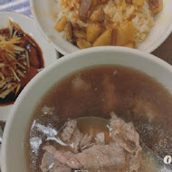 助仔牛肉湯